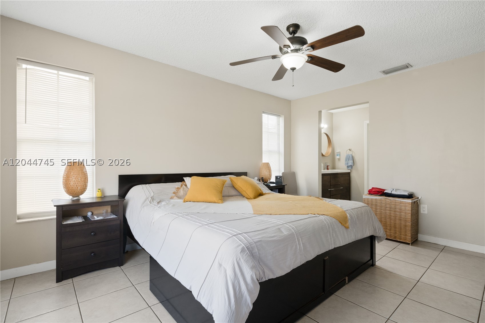 DEERWOOD VILLAS SEC 3 REP - Residential Lease