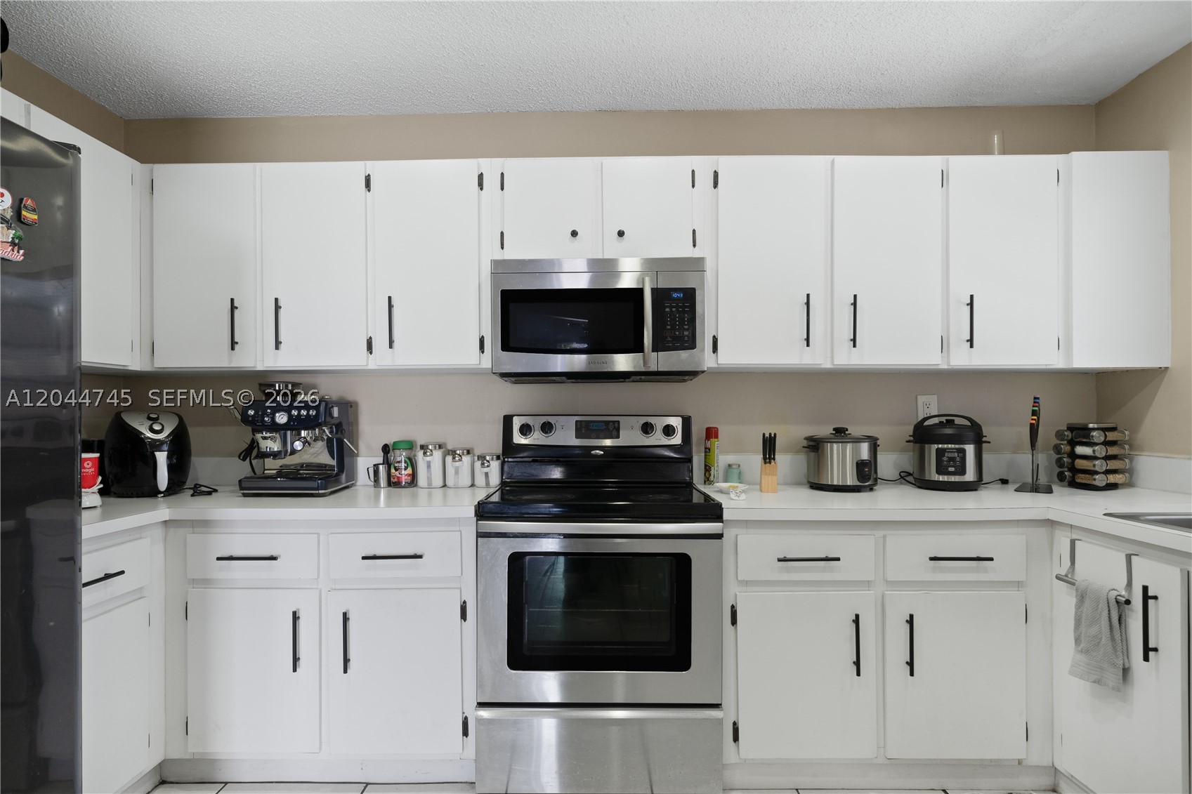 DEERWOOD VILLAS SEC 3 REP - Residential Lease