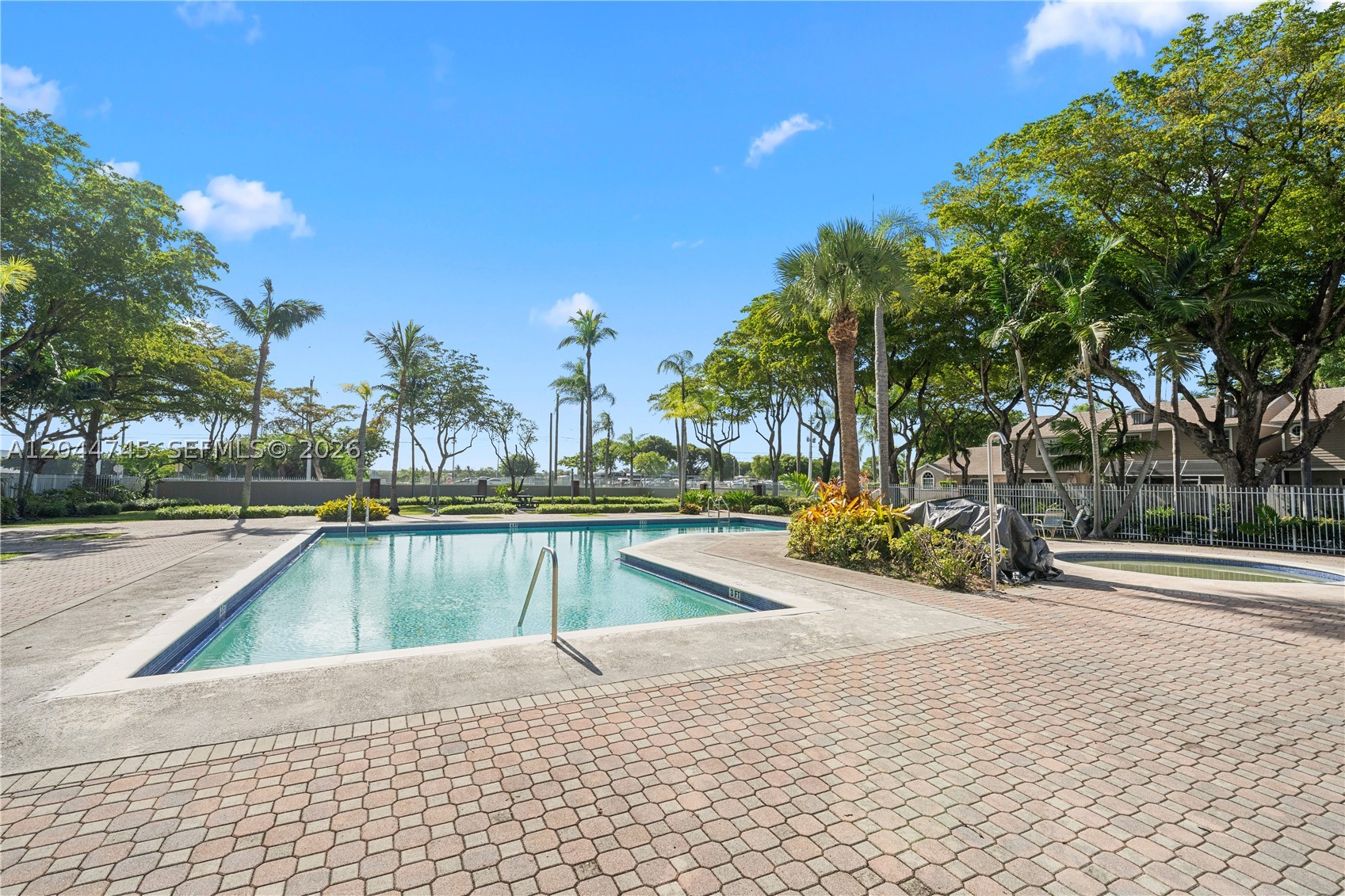 DEERWOOD VILLAS SEC 3 REP - Residential Lease