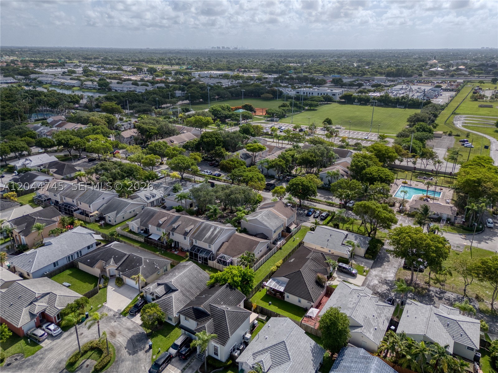 DEERWOOD VILLAS SEC 3 REP - Residential Lease