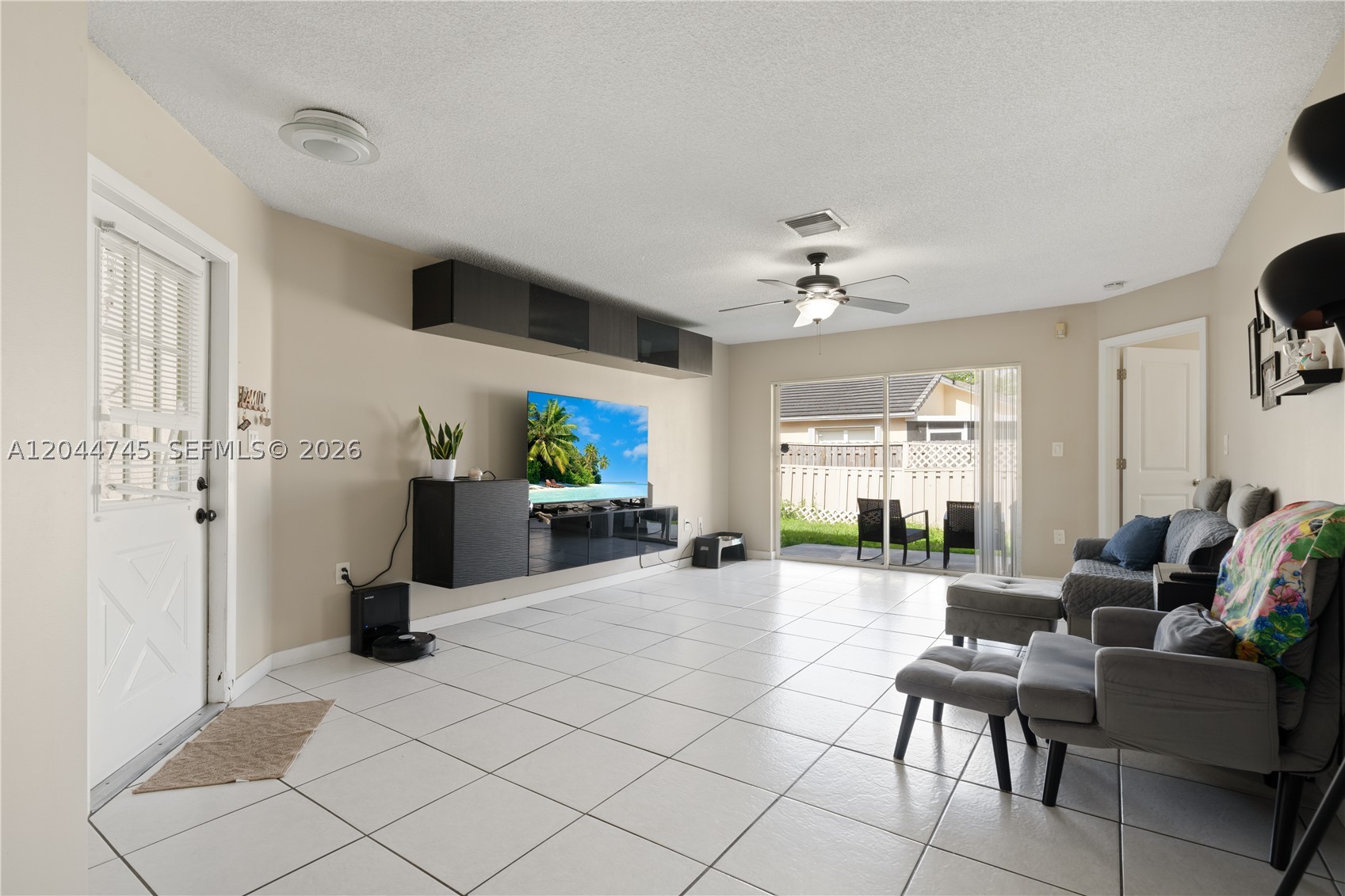 DEERWOOD VILLAS SEC 3 REP - Residential Lease