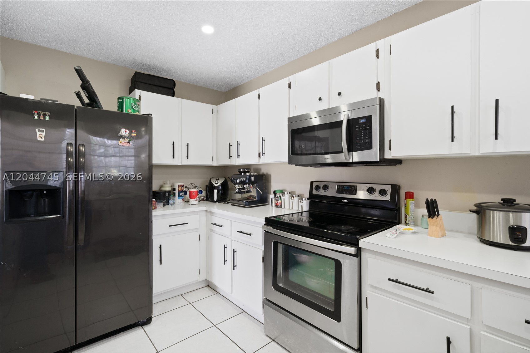 DEERWOOD VILLAS SEC 3 REP - Residential Lease
