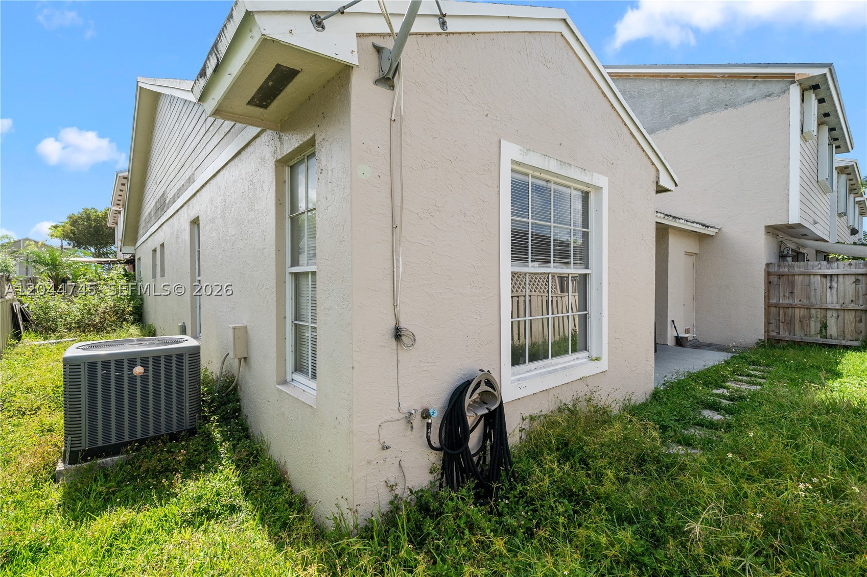 DEERWOOD VILLAS SEC 3 REP - Residential Lease