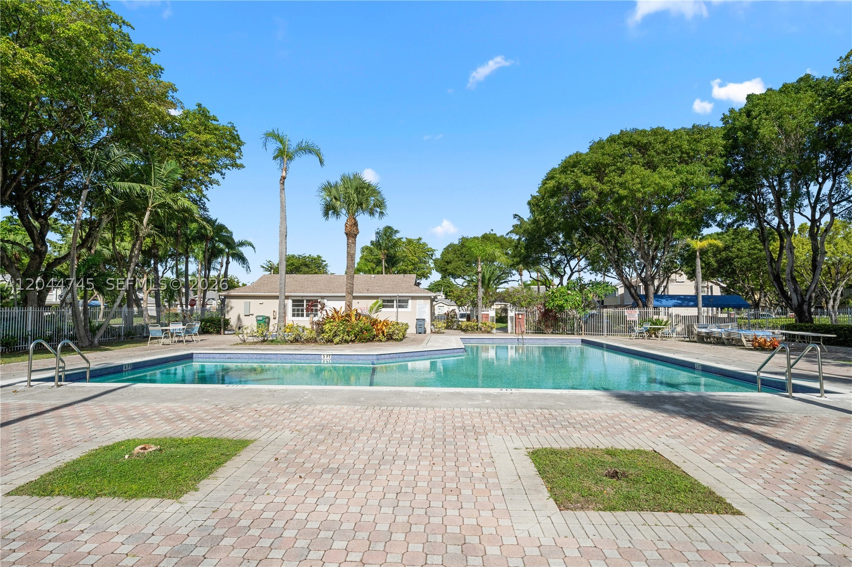 DEERWOOD VILLAS SEC 3 REP - Residential Lease