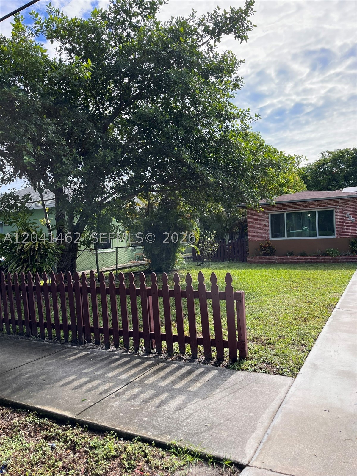 TOWN OF HALLANDALE B-13 - Residential Lease