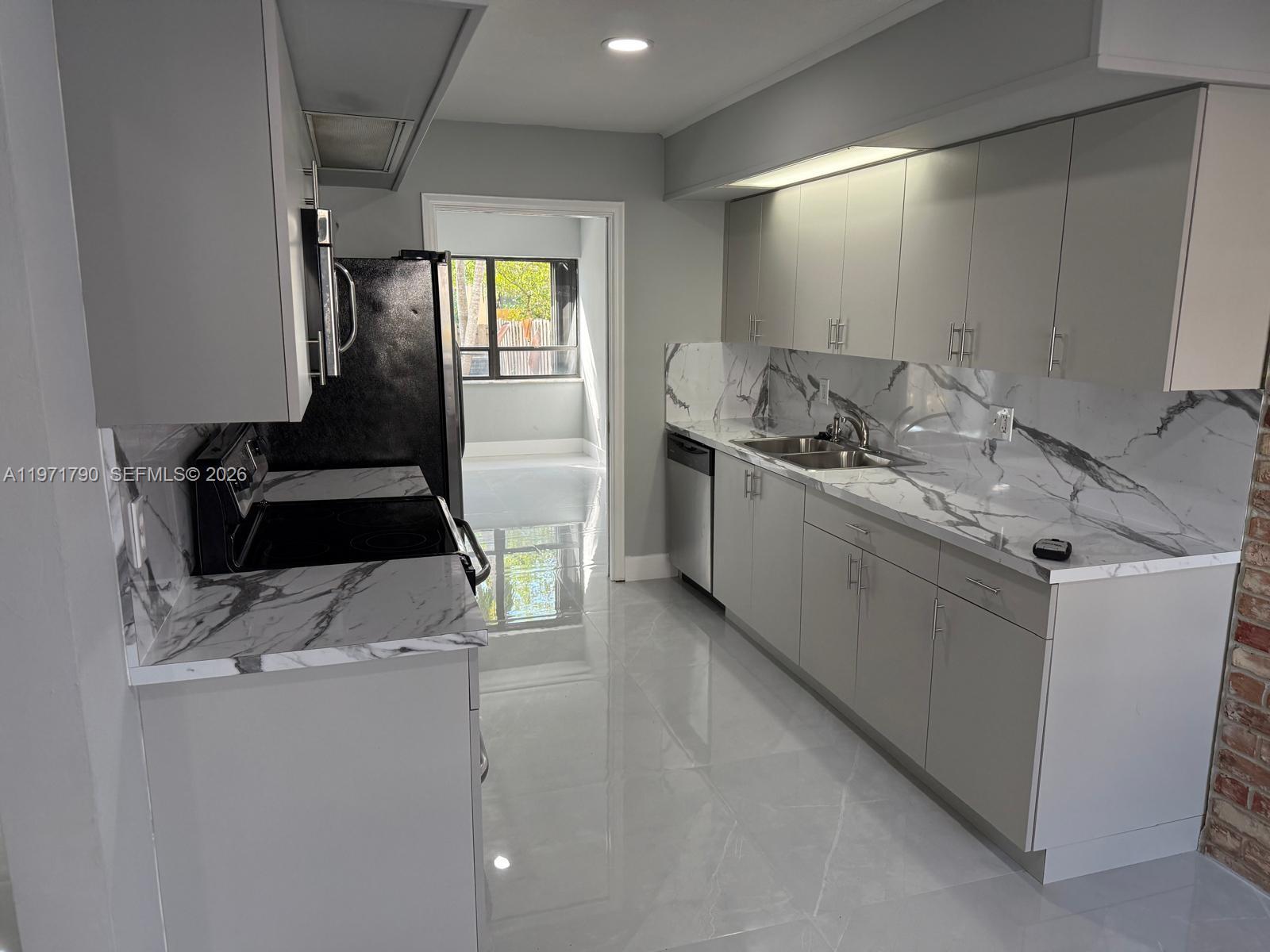 STONEHEDGE CONDO - Residential