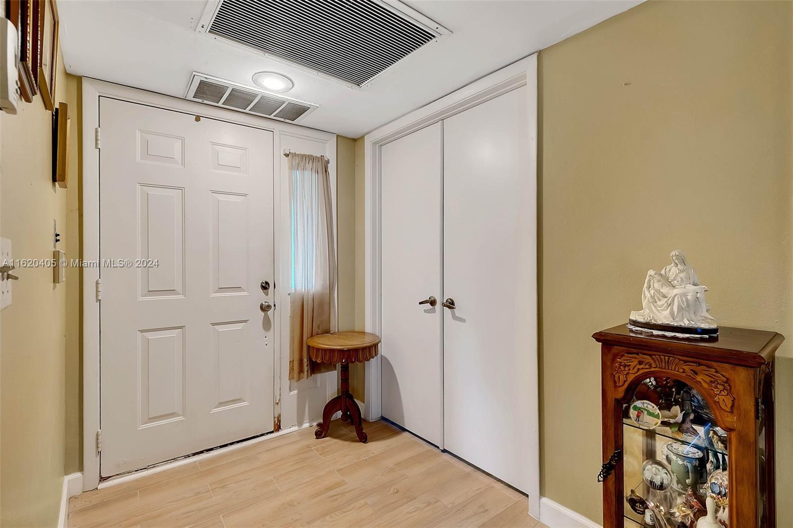 KEYS GATE CONDO NO THREE - Residential