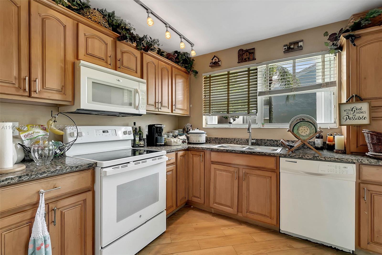 KEYS GATE CONDO NO THREE - Residential