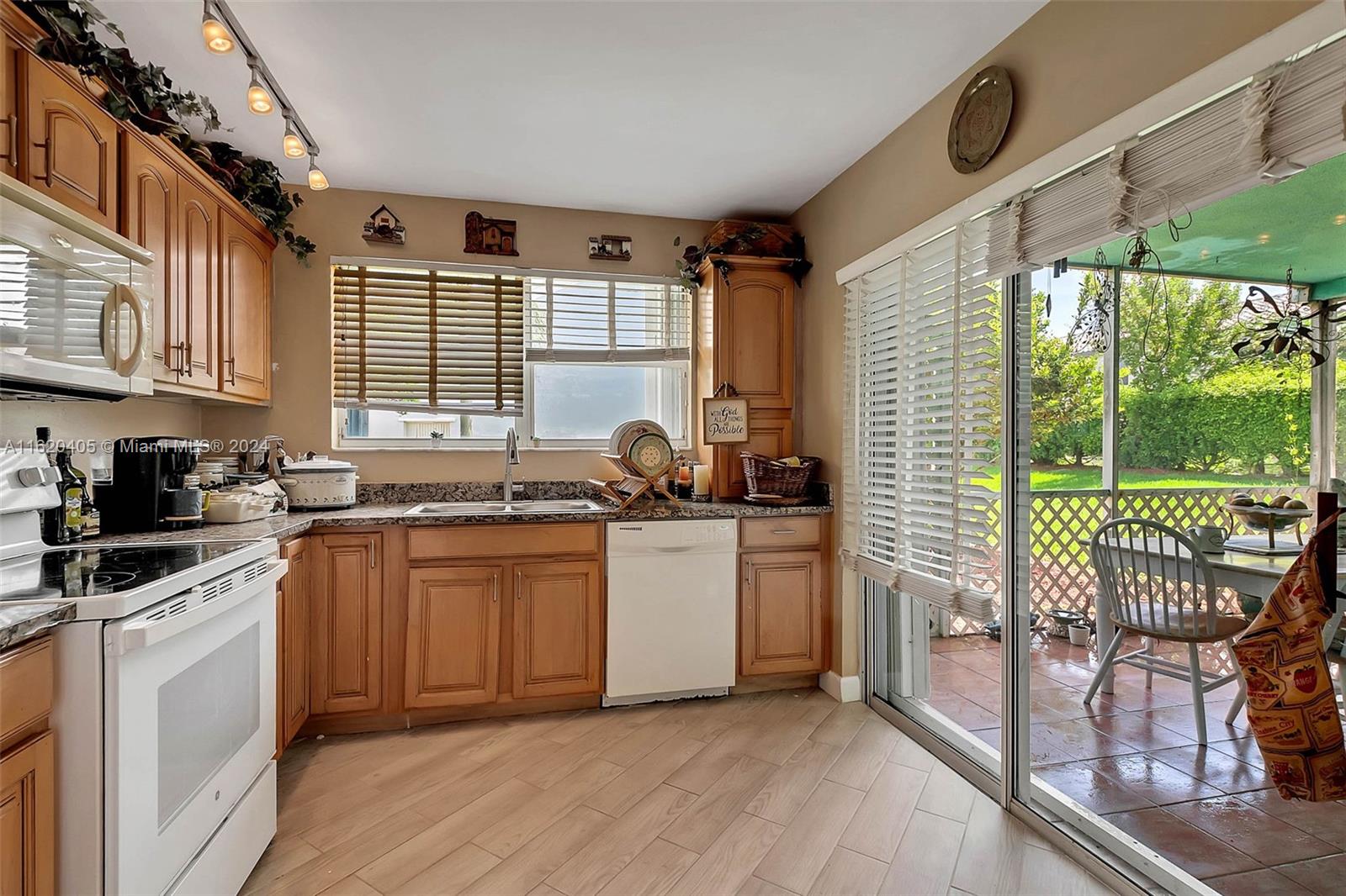 KEYS GATE CONDO NO THREE - Residential