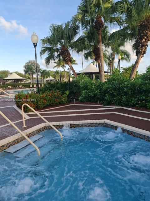 KEYS GATE CONDO NO THREE - Residential