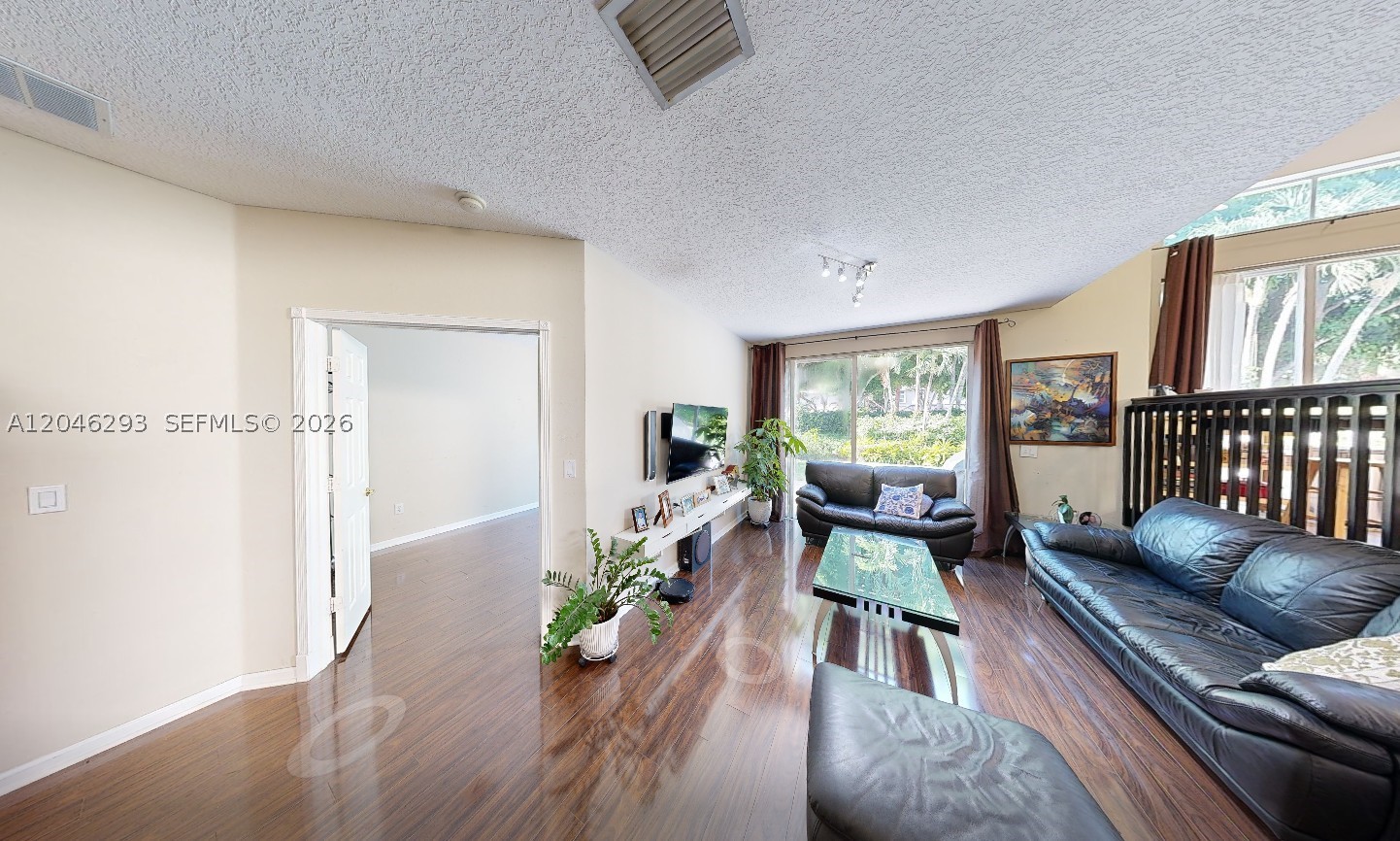 OLYMPIA 1 - Residential