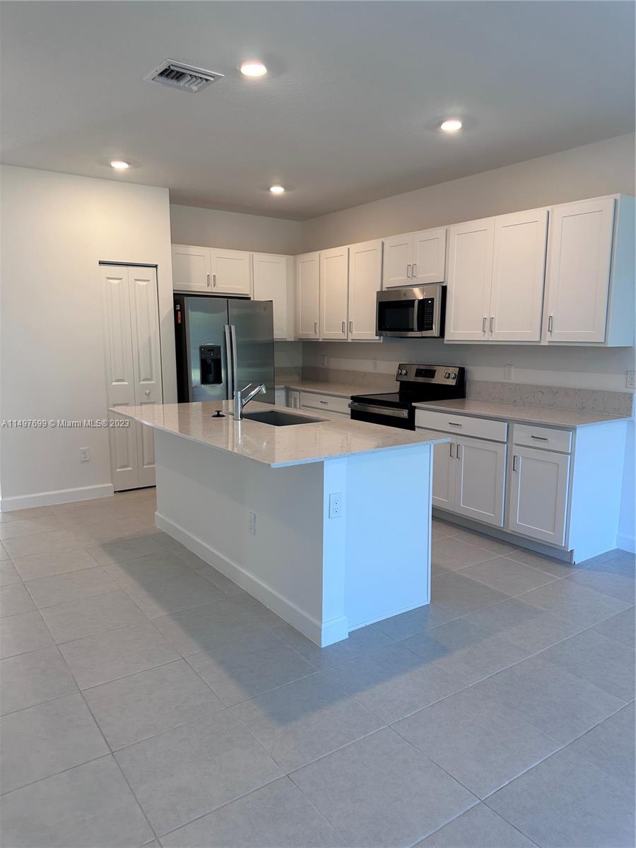 HEATHWOOD RESERVE PUD - Residential Lease