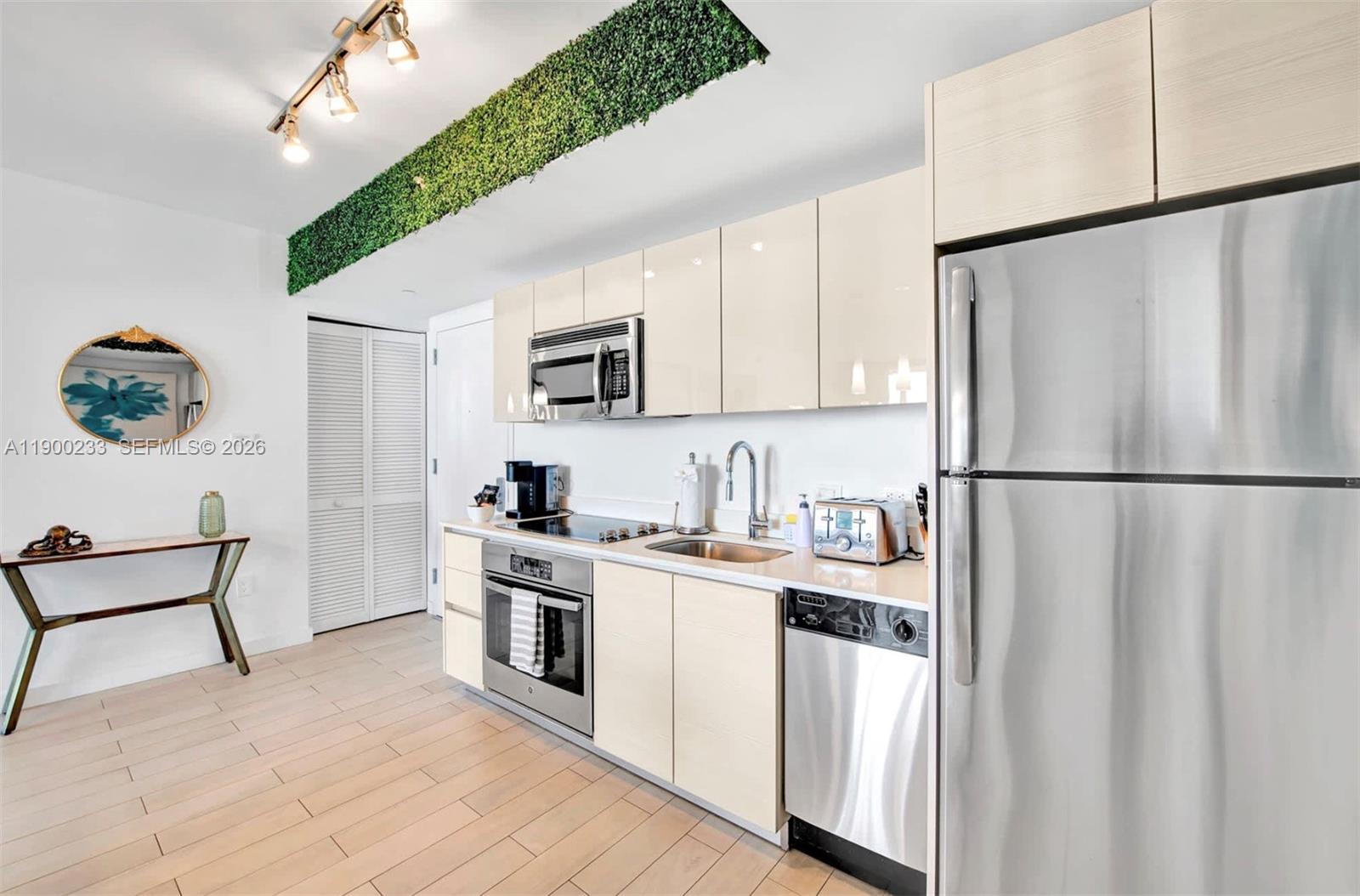 BEACHWALK CONDOMINIUM - Residential