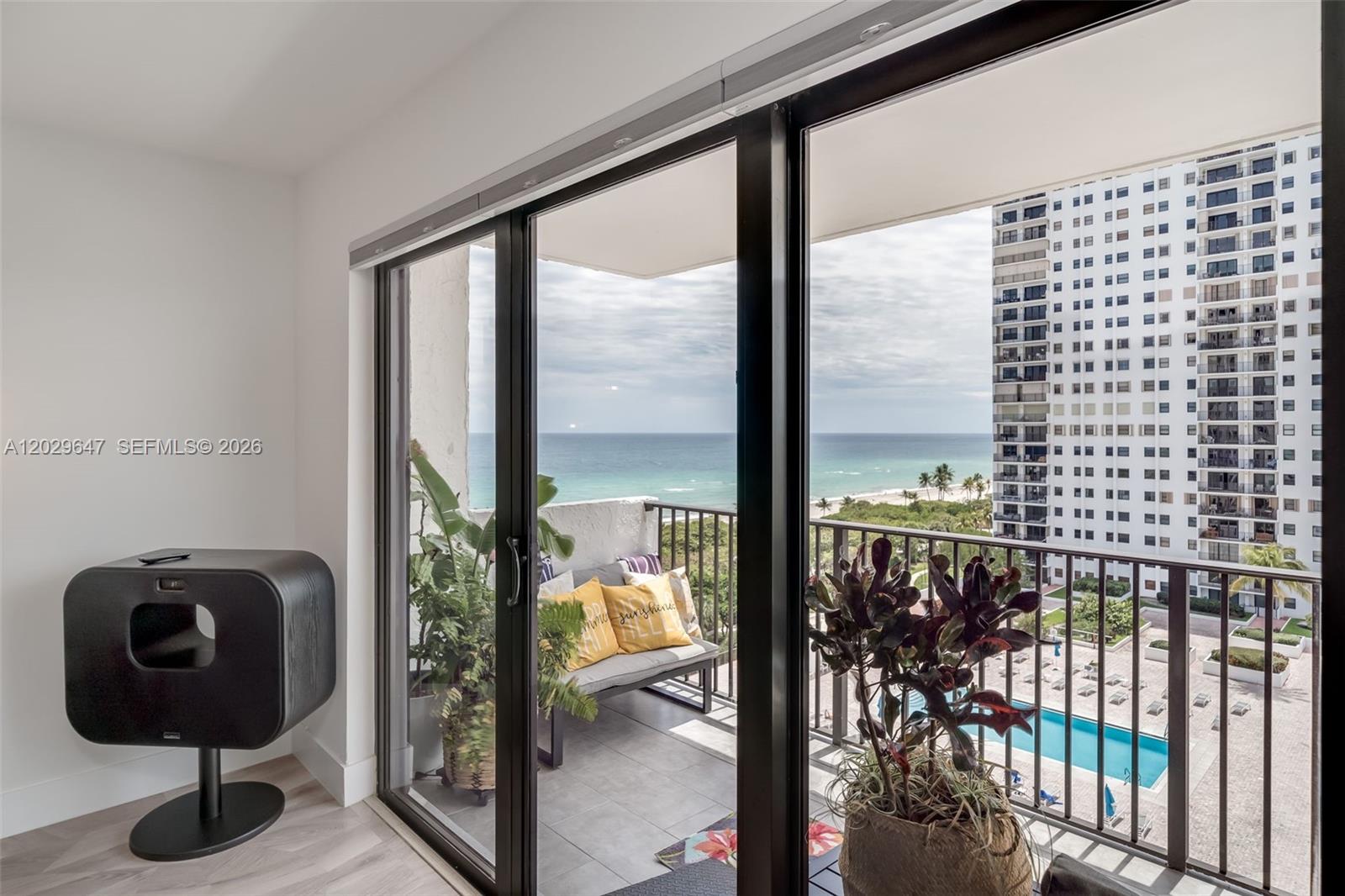 SUMMIT CONDO - Residential
