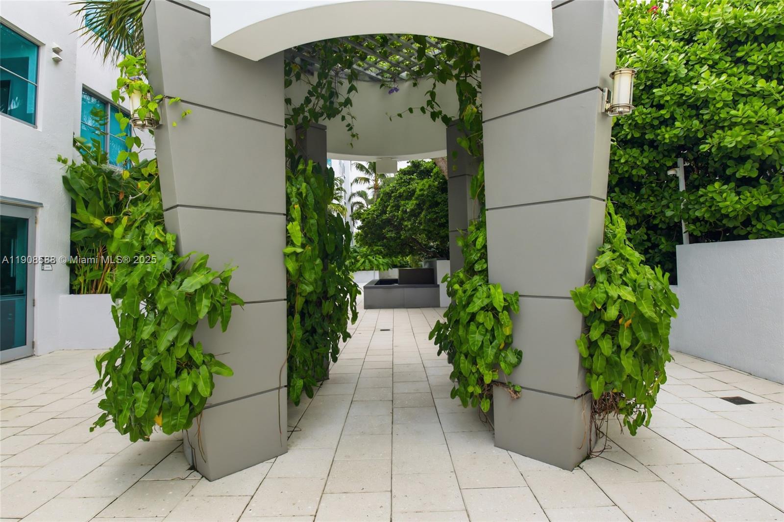 THE COSMOPOLITAN RESIDENC - Residential