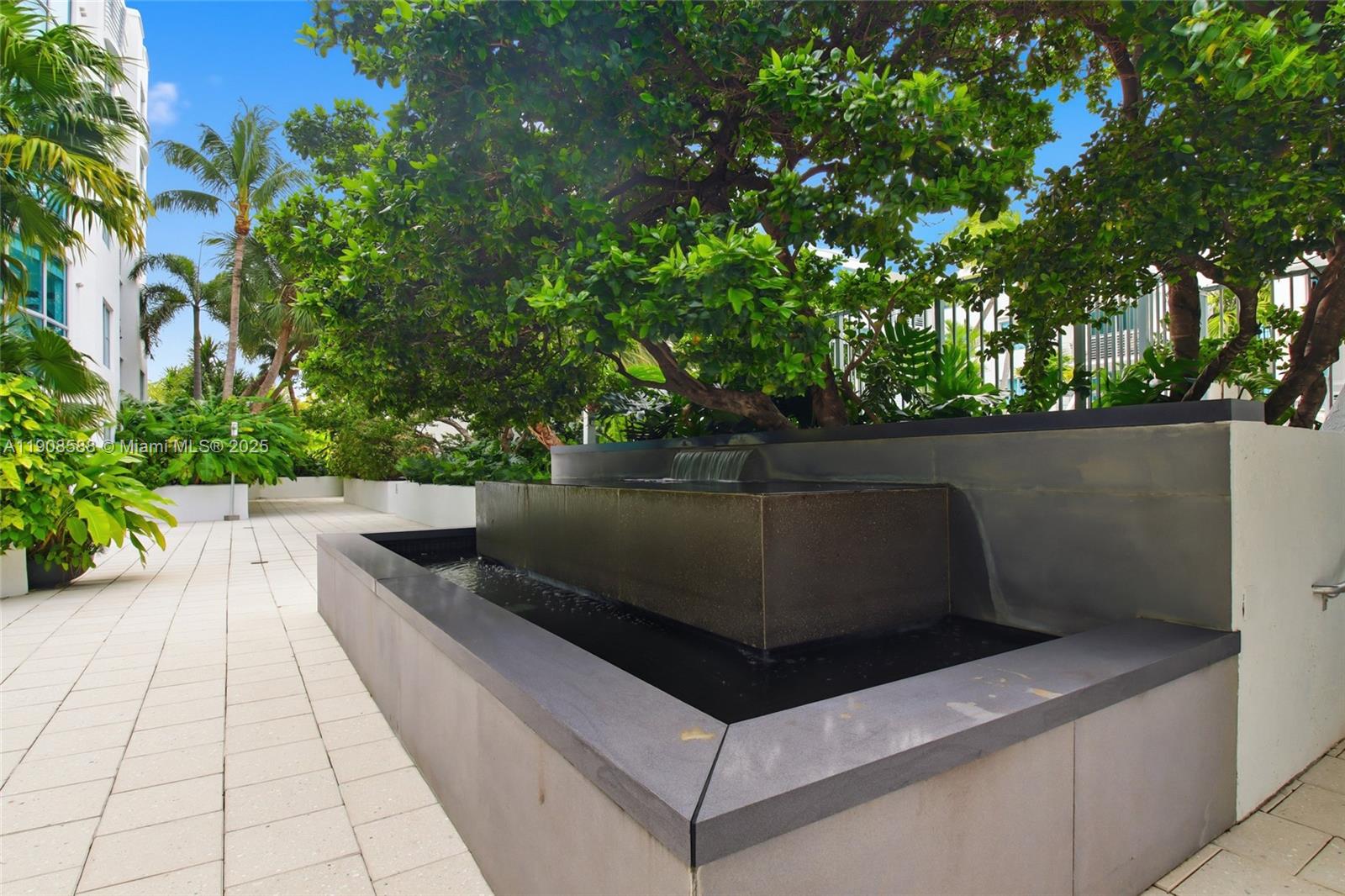THE COSMOPOLITAN RESIDENC - Residential