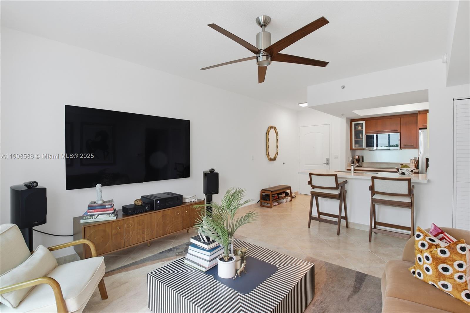 THE COSMOPOLITAN RESIDENC - Residential