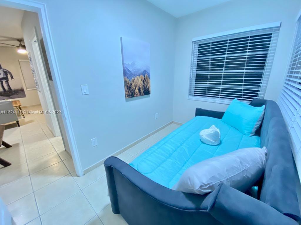 DEL RIO PARK - Residential Lease