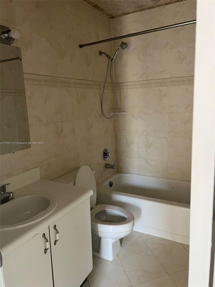 THE FOUNTAINS II CONDO - Residential Lease