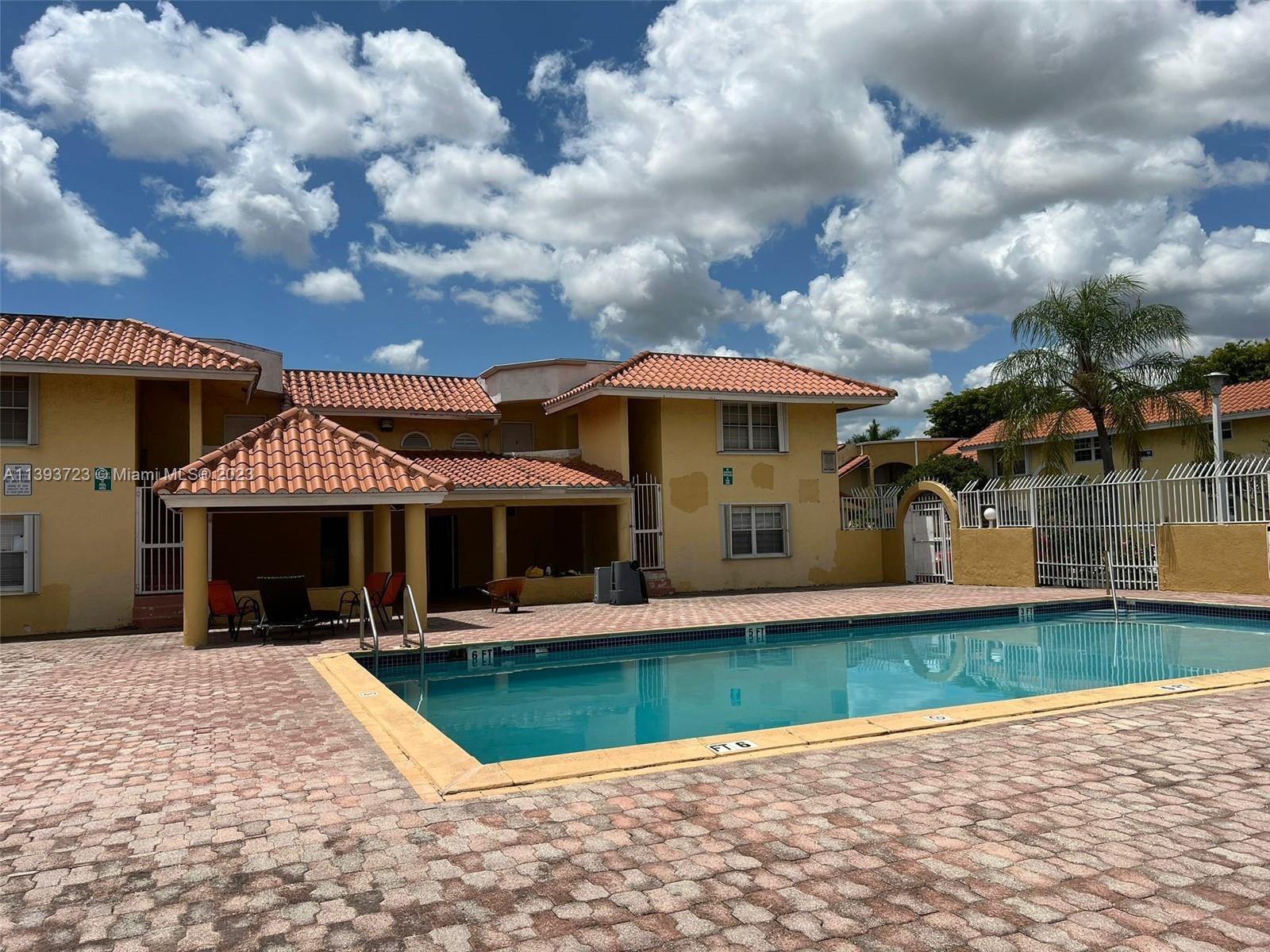 Centrally located 2 bedrooms, 2 bathroom first-floor corner unit with a screened-in front balcony area. washer and dryer in the unit Easy access, near various shopping centers and schools.
One parking spot per unit with lots of additional guest parking. Community pool for residents and their guests.
