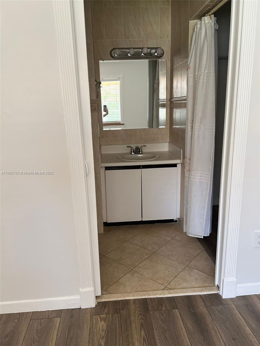 THE FOUNTAINS II CONDO - Residential Lease