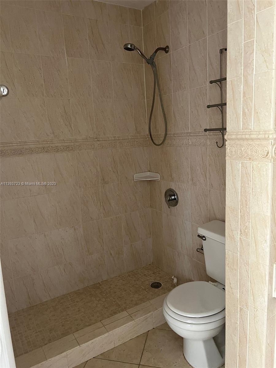 THE FOUNTAINS II CONDO - Residential Lease