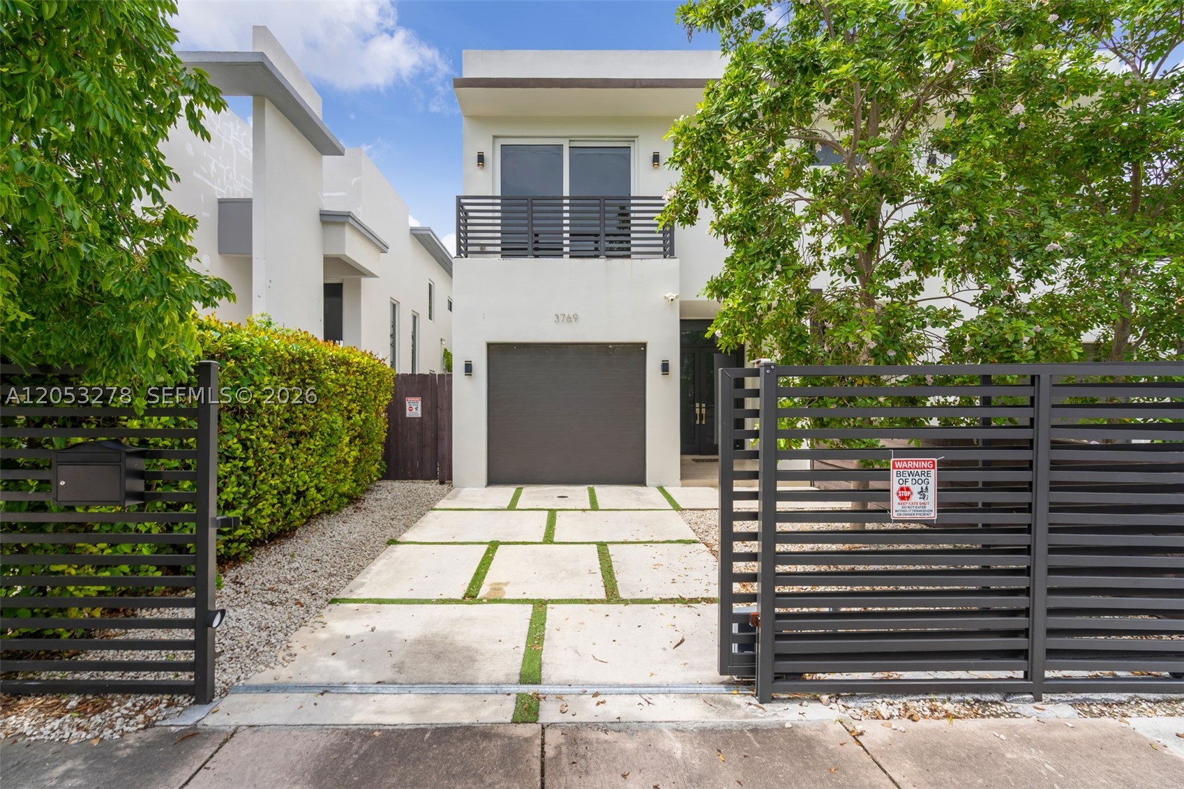 DOUGLAS MANOR - Residential