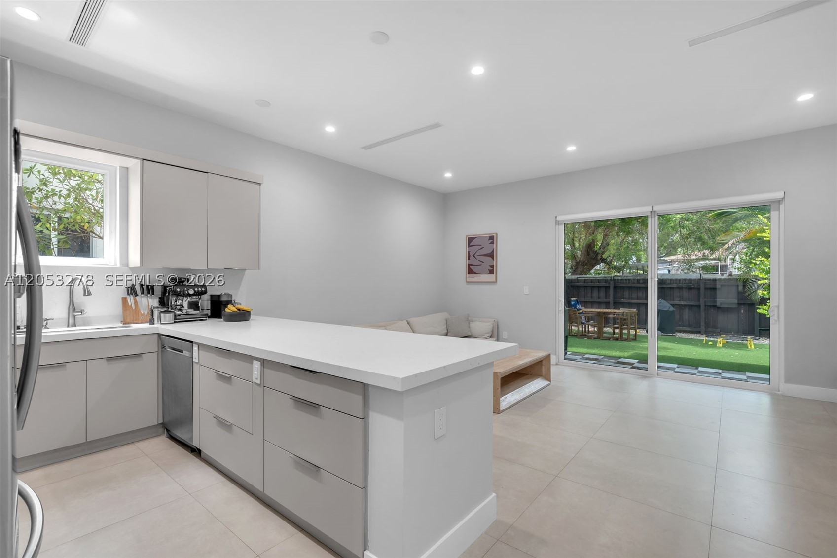 DOUGLAS MANOR - Residential