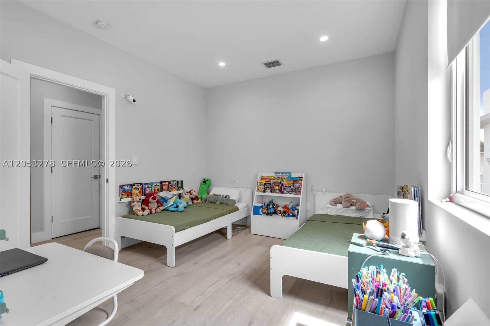 DOUGLAS MANOR - Residential