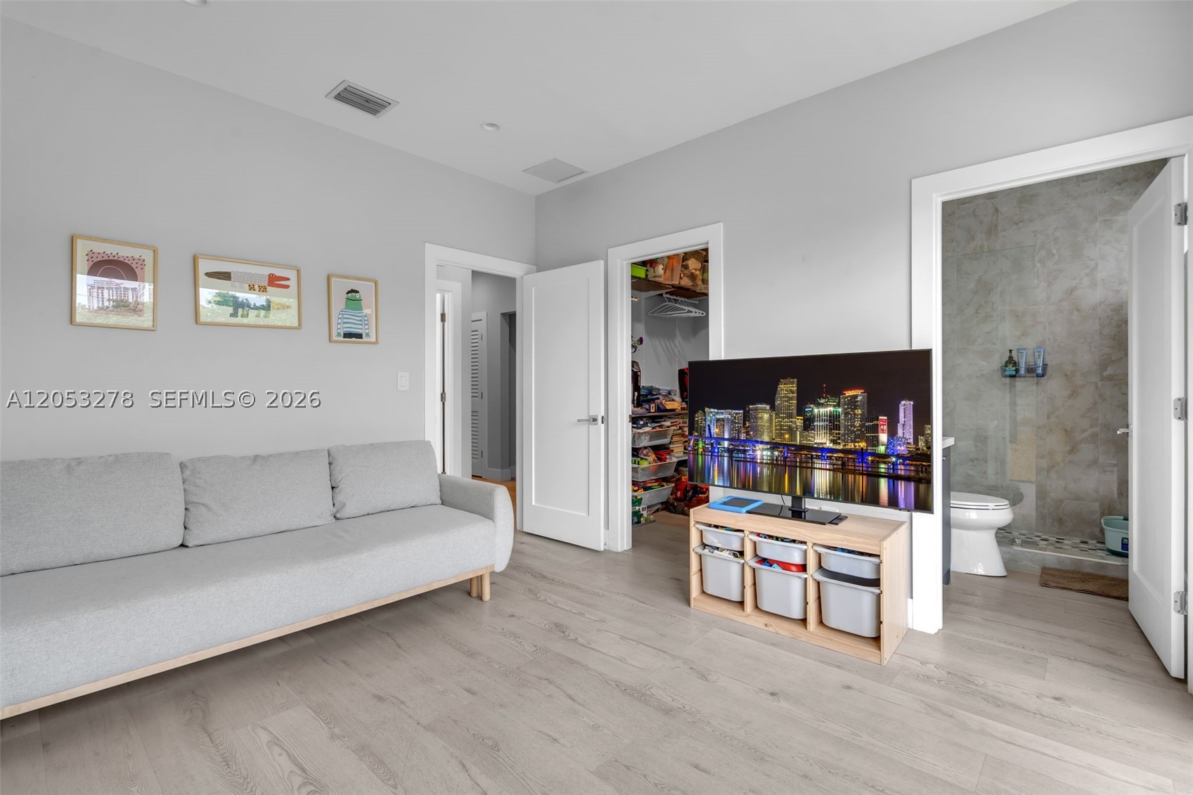 DOUGLAS MANOR - Residential