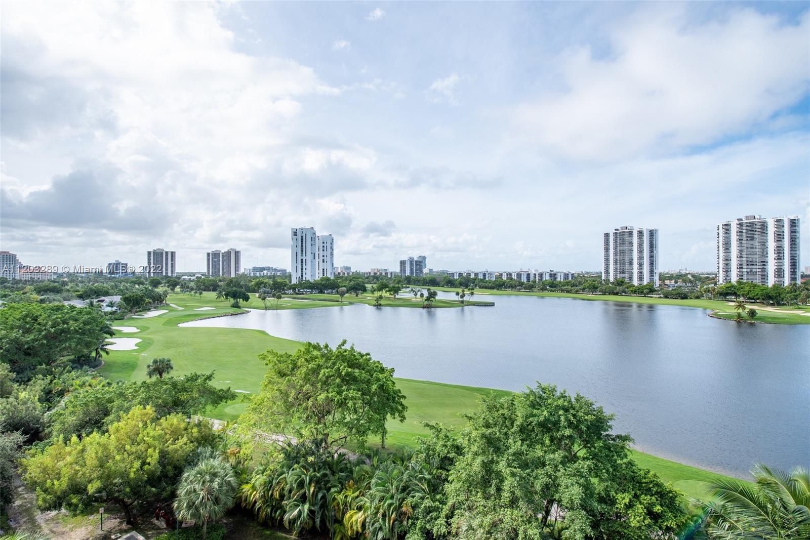 TURNBERRY VLG NO TOWER CO - Residential Lease