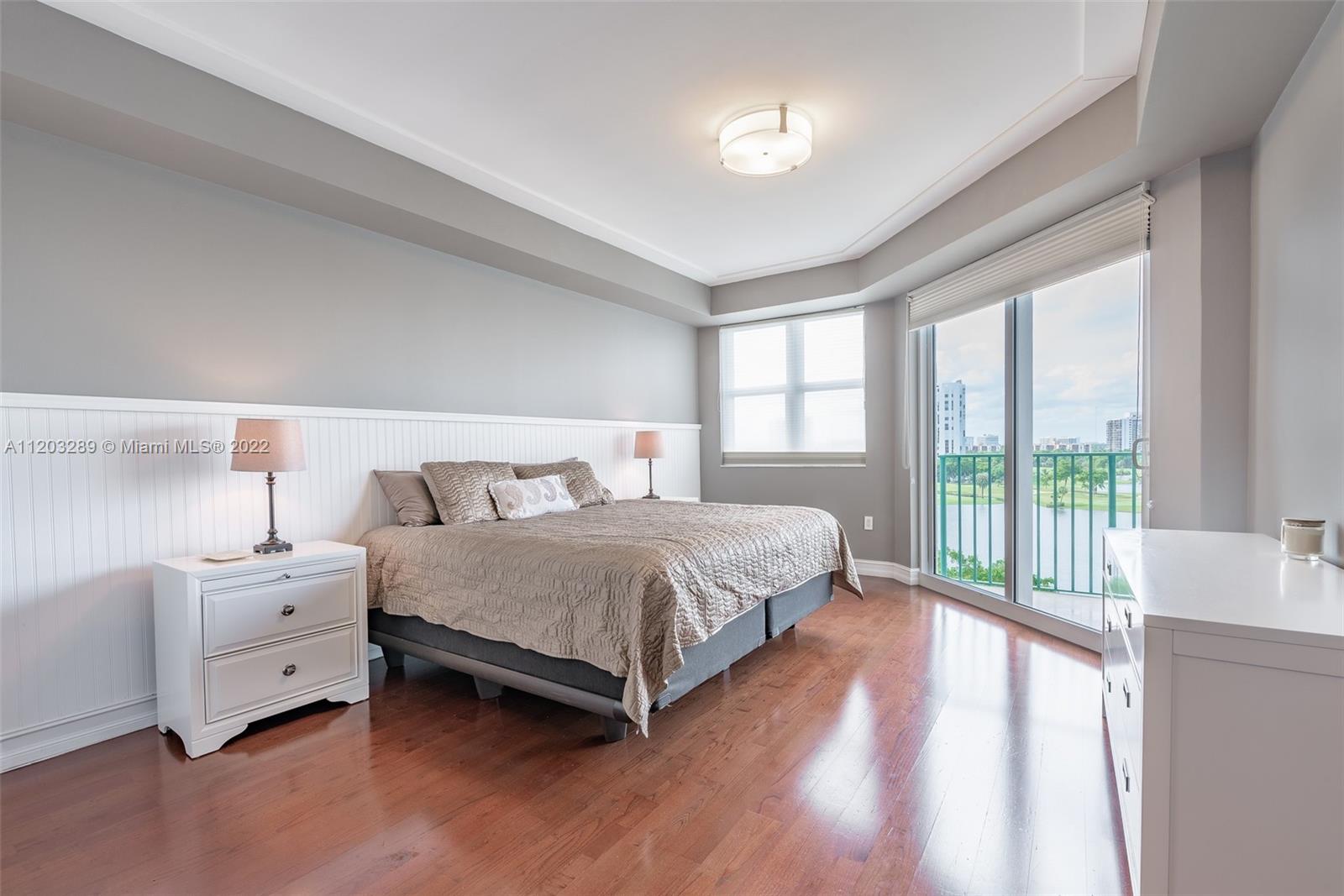TURNBERRY VLG NO TOWER CO - Residential Lease