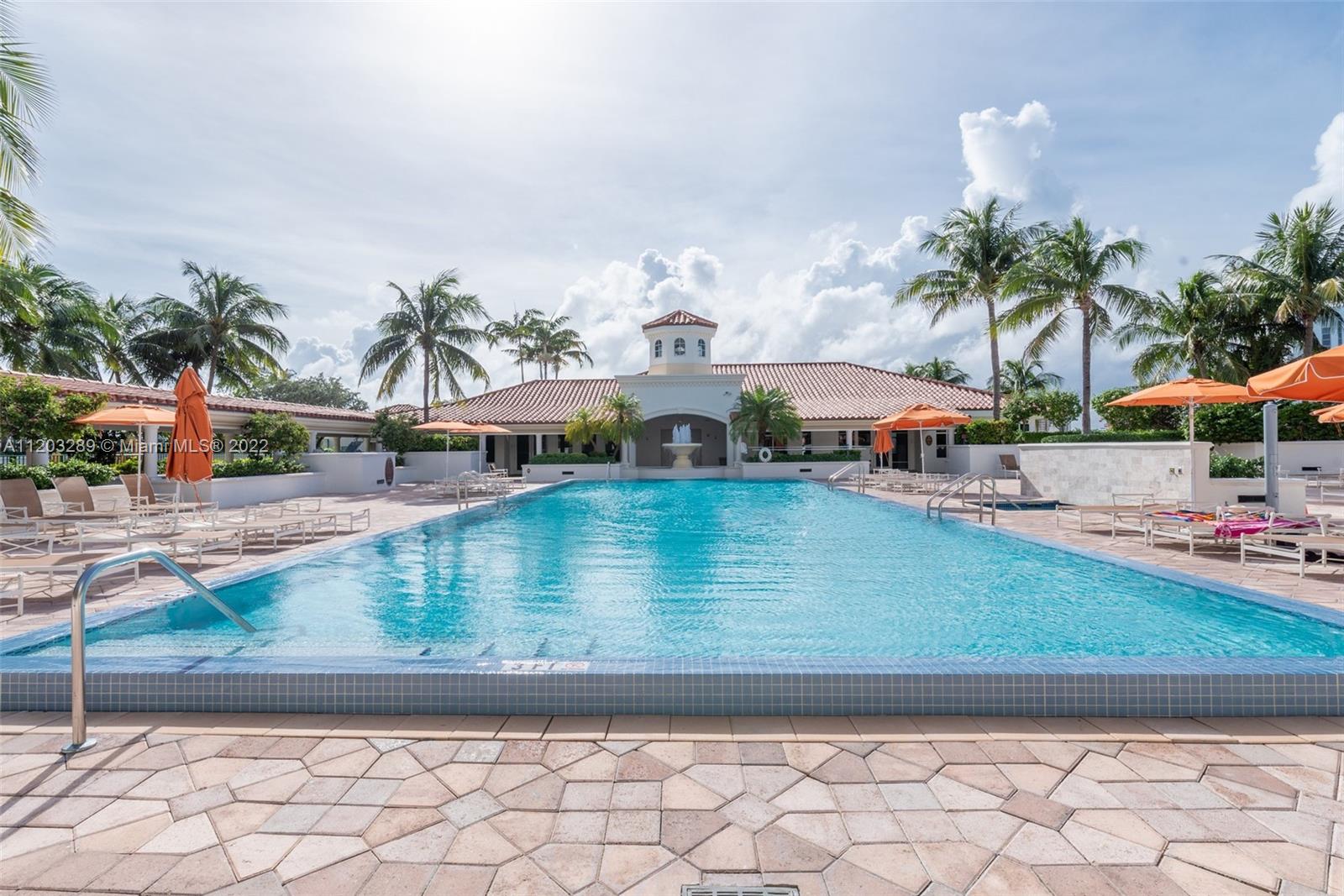 TURNBERRY VLG NO TOWER CO - Residential Lease
