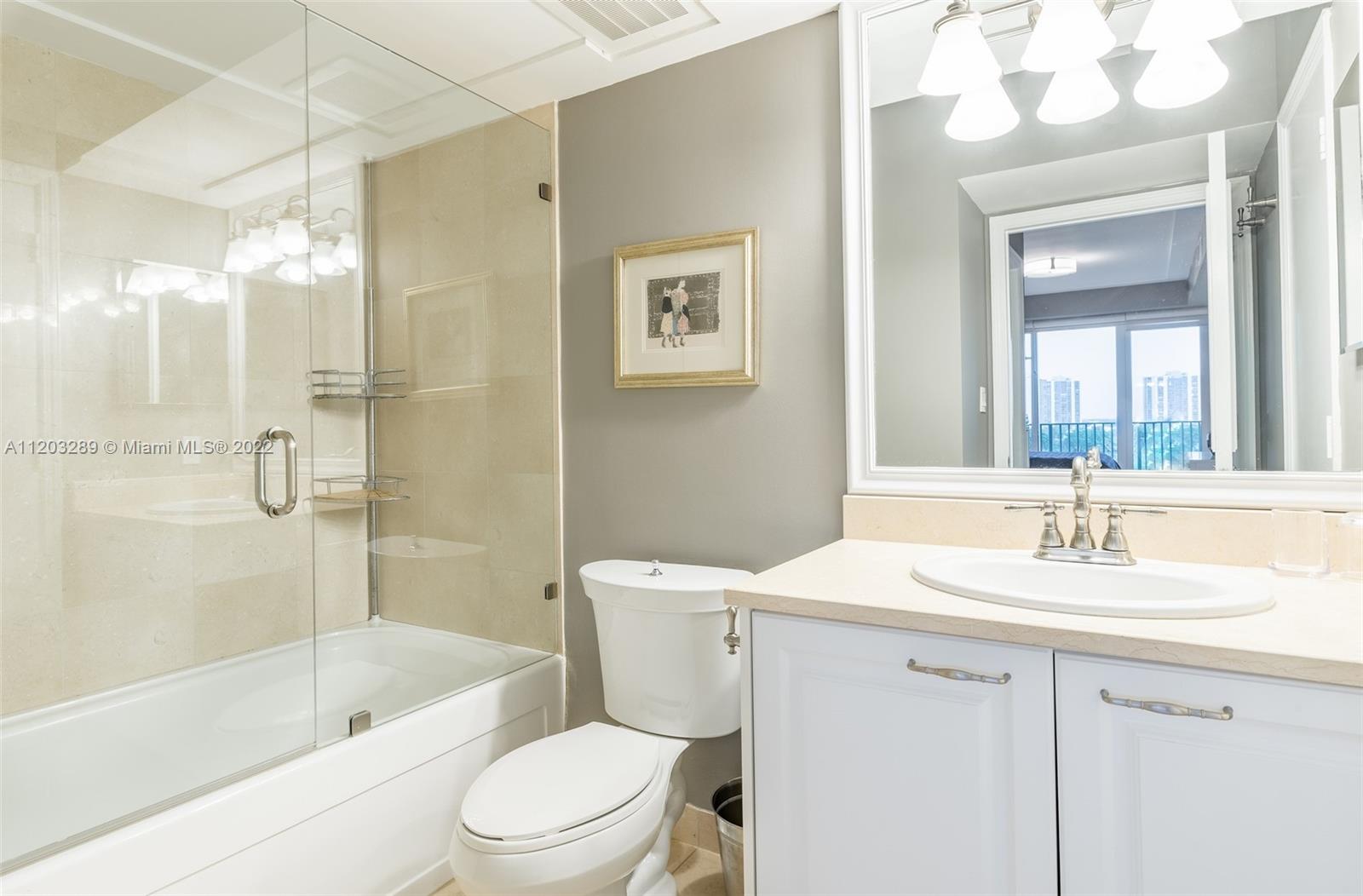 TURNBERRY VLG NO TOWER CO - Residential Lease