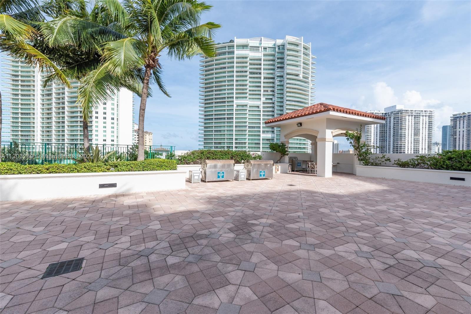 TURNBERRY VLG NO TOWER CO - Residential Lease