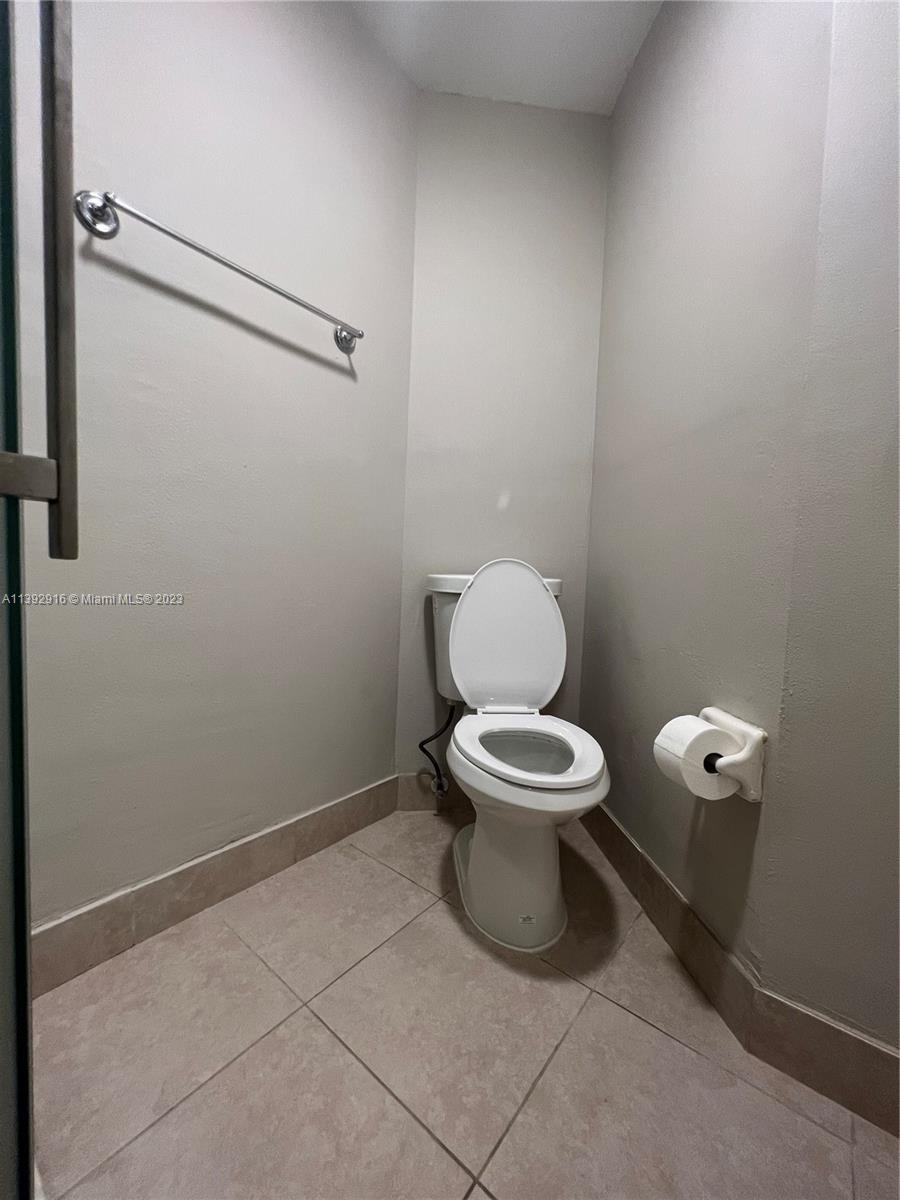 SOUTH LAKE CONDO - Residential