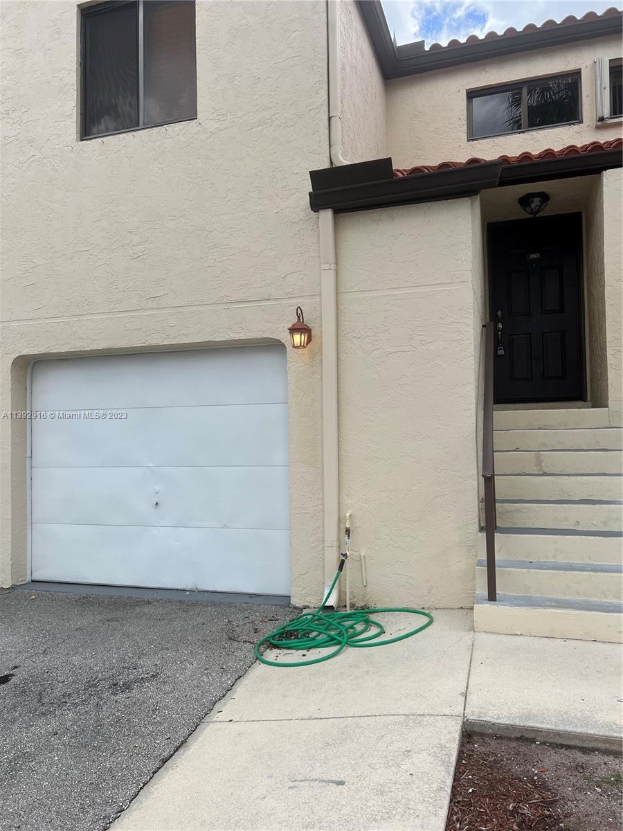 SOUTH LAKE CONDO - Residential