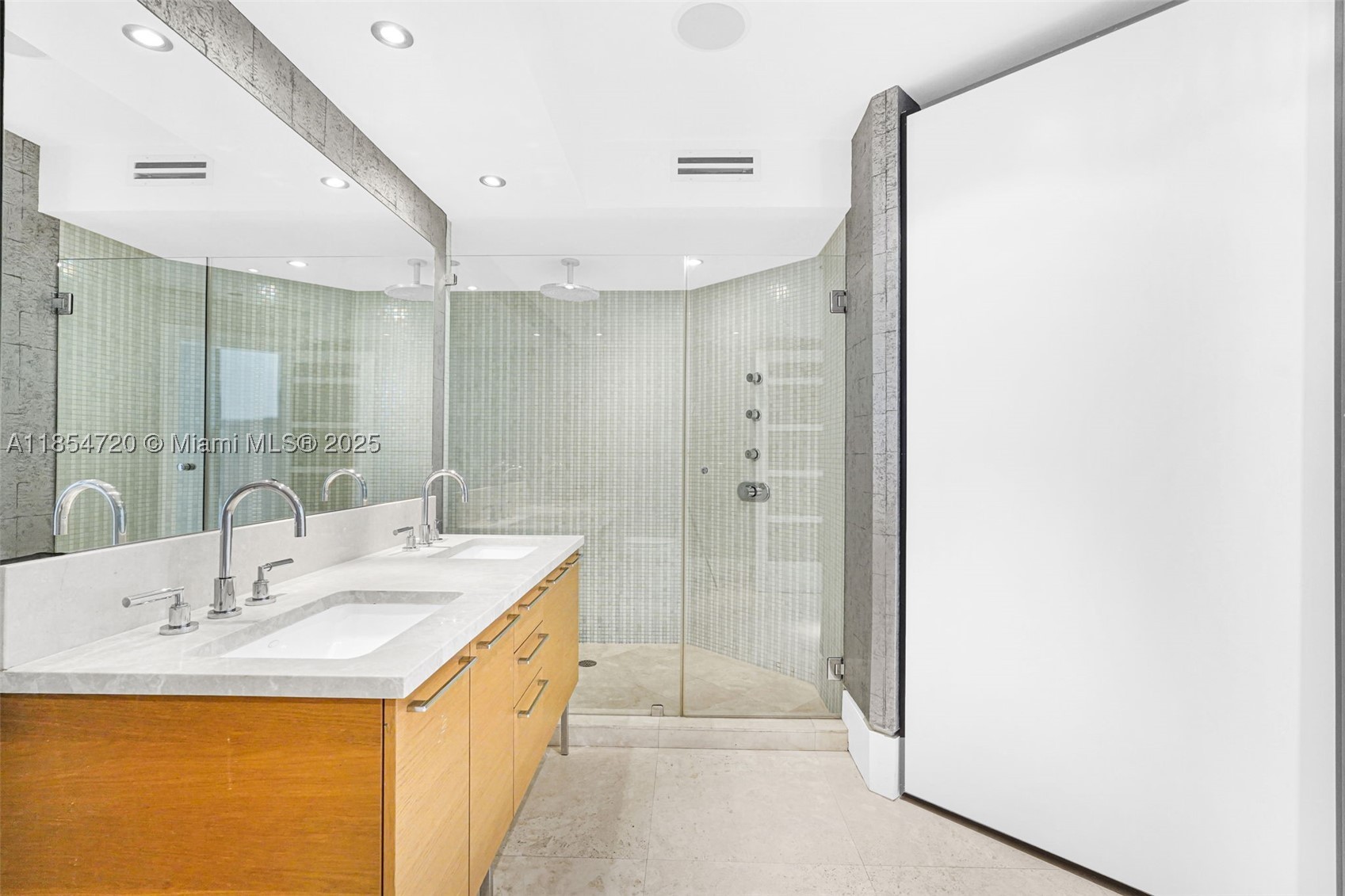LA PERLA CONDO - Residential