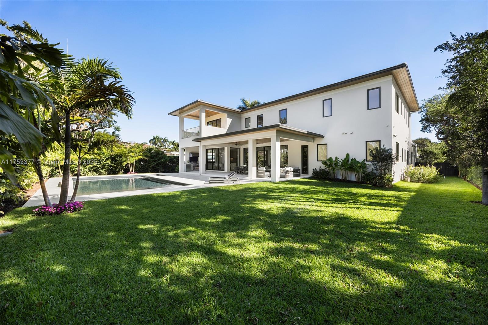 SNAPPER CREEK GROVES - Residential