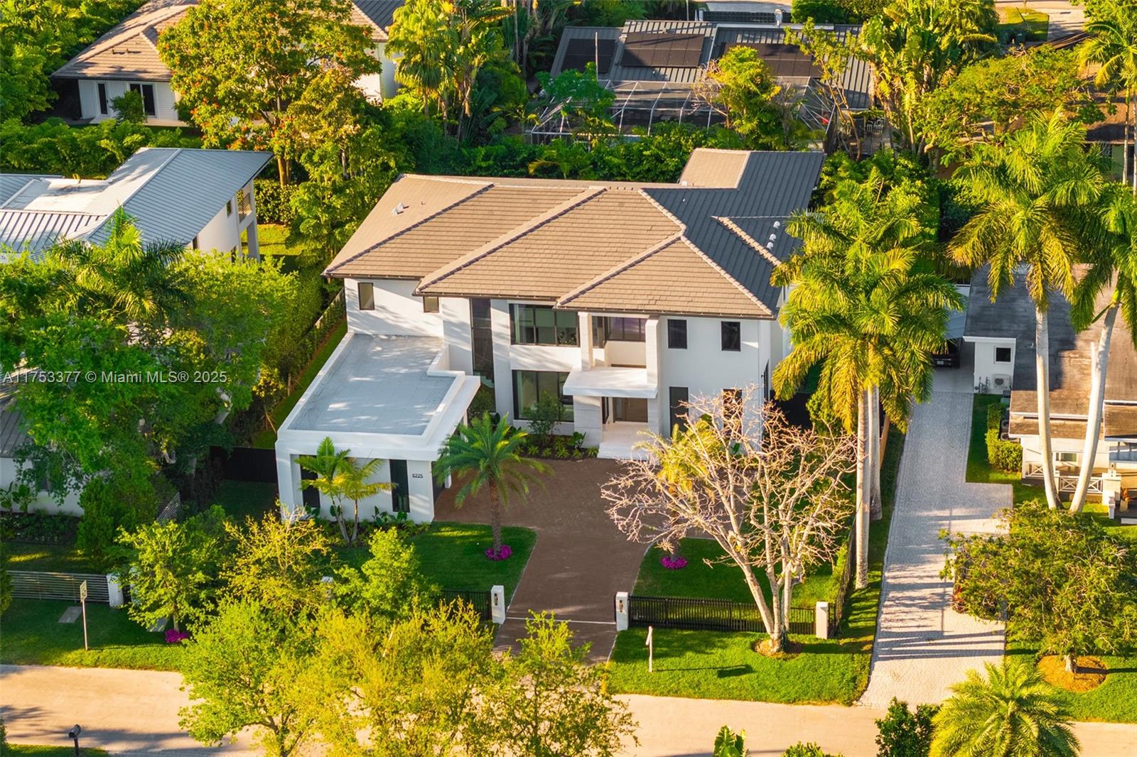 SNAPPER CREEK GROVES - Residential