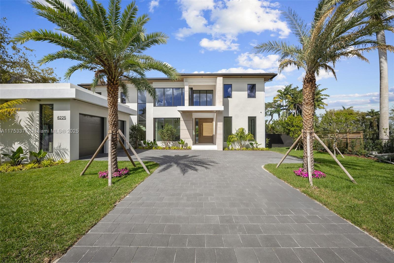 SNAPPER CREEK GROVES - Residential