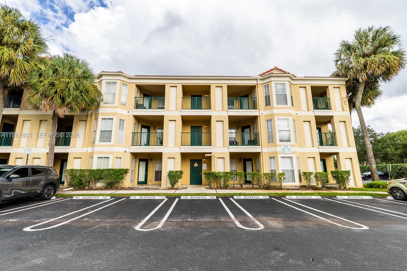 SAVANNAH AT RIVERSIDE CON - Residential