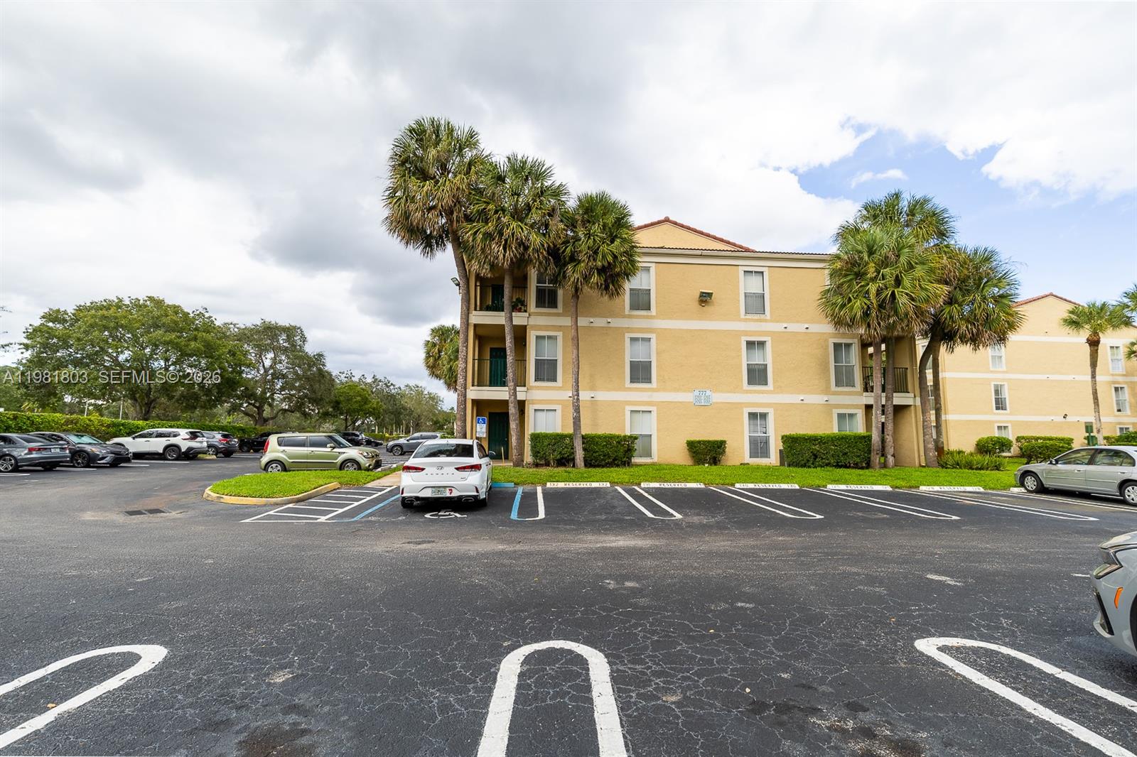 Amazing opportunity to own a 3rd floor "Rare" corner unit with 2 balconies! This unit is move in ready! Ceramic tile, vaulted ceilings, stainless steel appliances, and In-Suite Laundry (washer and dryer included). Community has pool, hot tub and gym. Great location! Near 1-75 and turnpike, coffee shops, Publix, Whole Foods. Schedule your tour today!