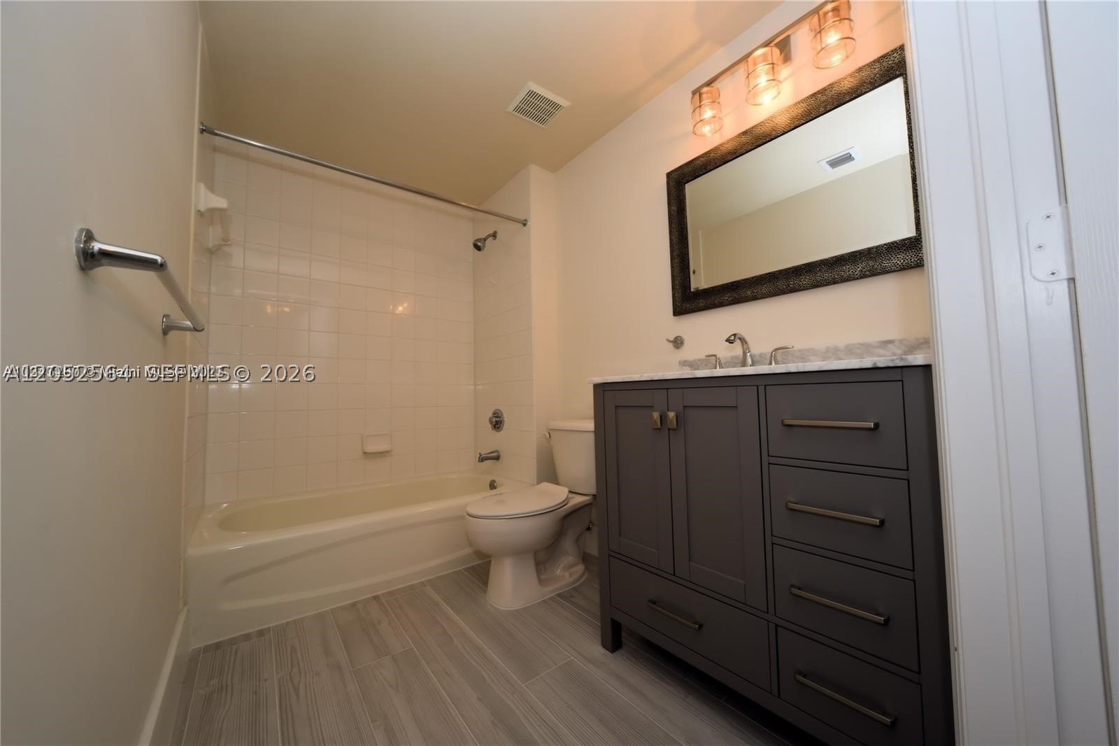 DOUGLAS GRAND CONDO - Residential Lease