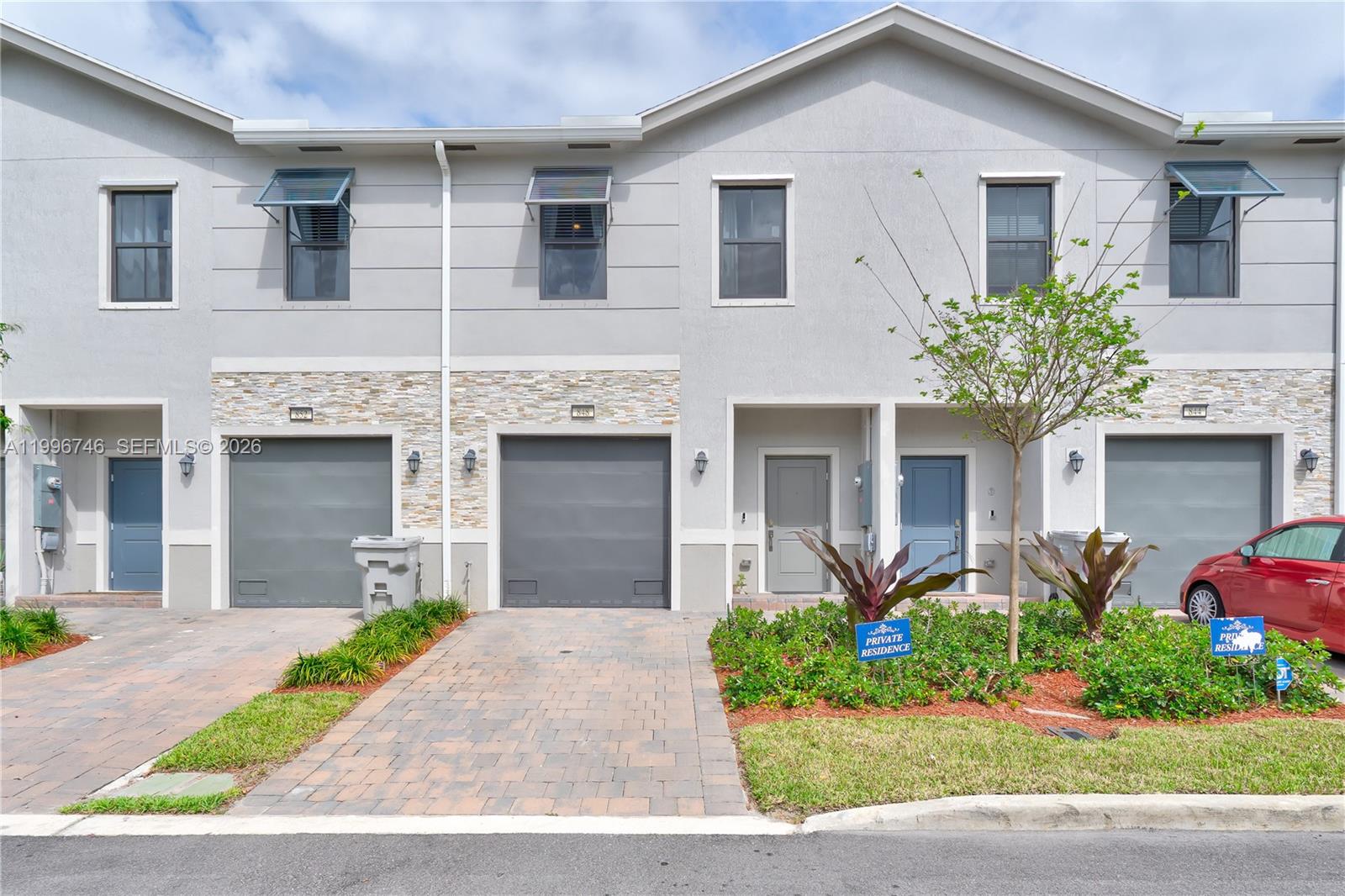 HIGHLAND OAKS - Residential