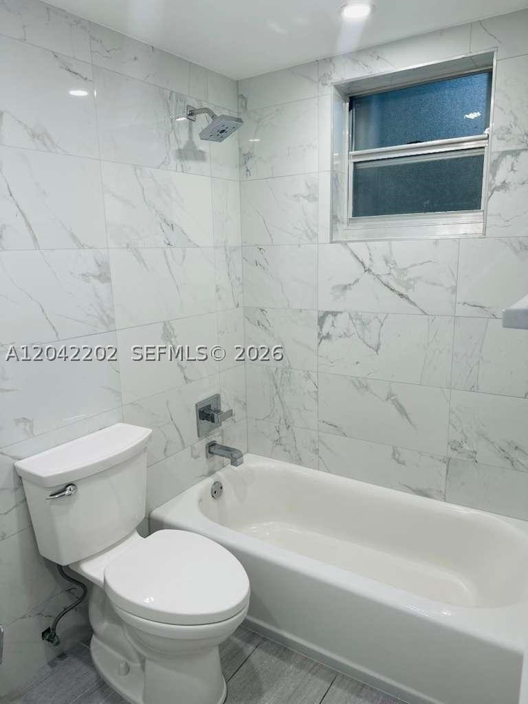 THE KENSINGTON CONDO - Residential Lease