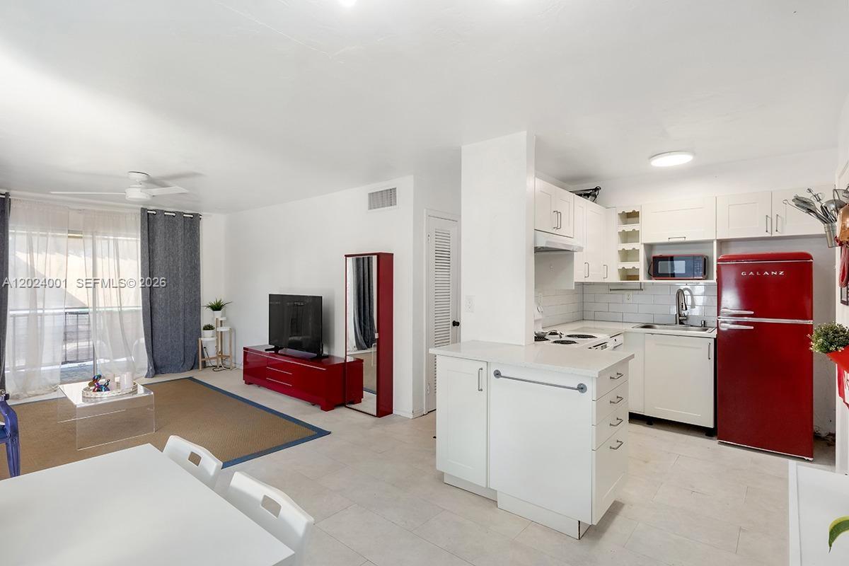 CASA GRANADA CONDO - Residential