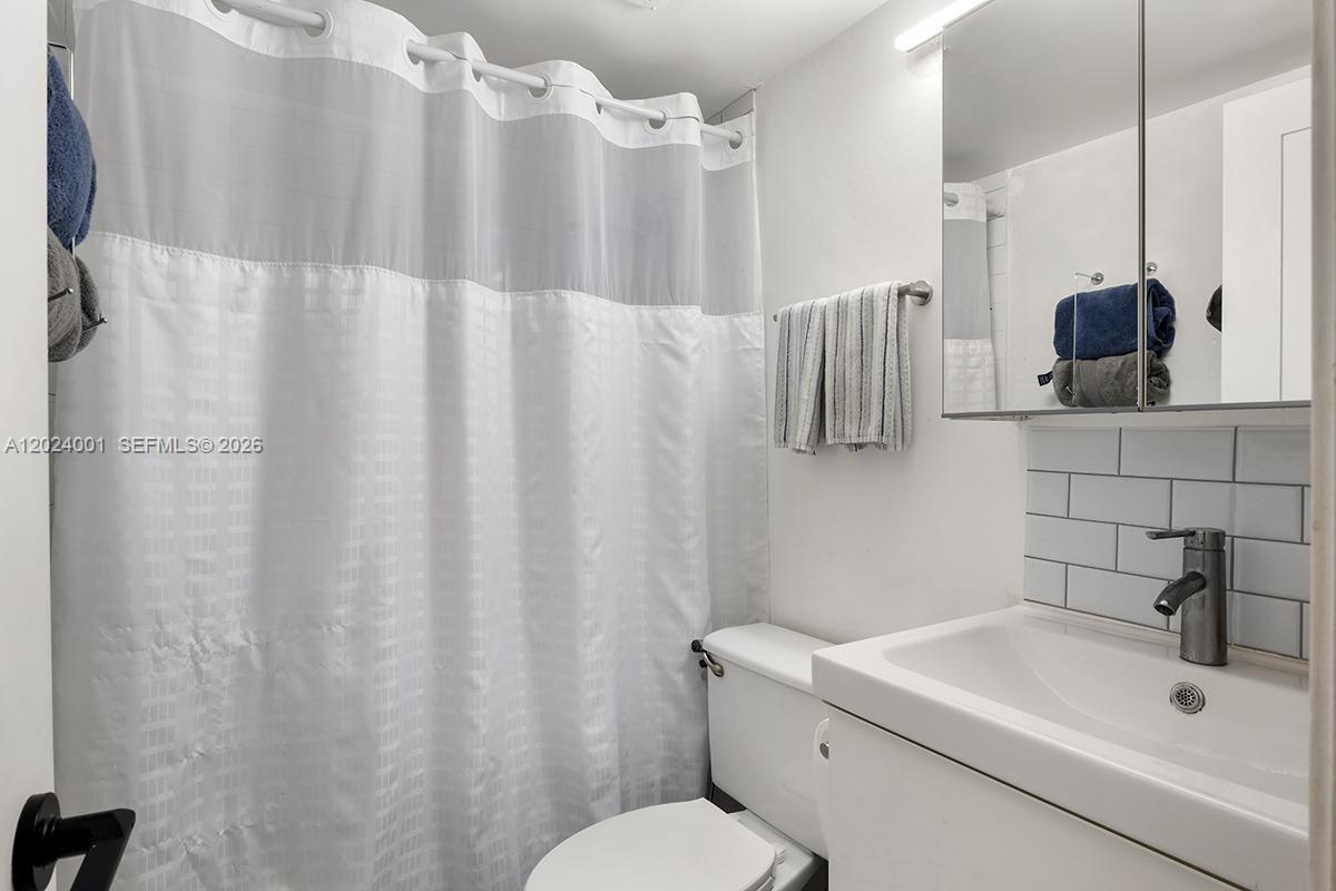 CASA GRANADA CONDO - Residential