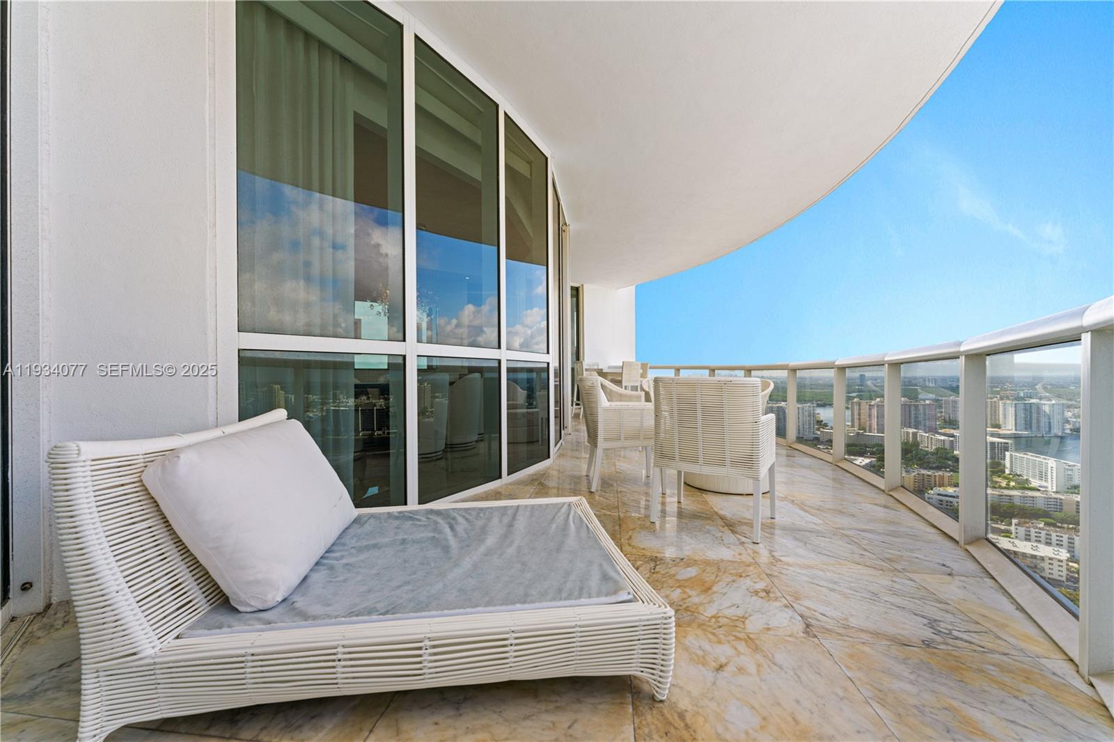 TRUMP ROYALE CONDO - Residential
