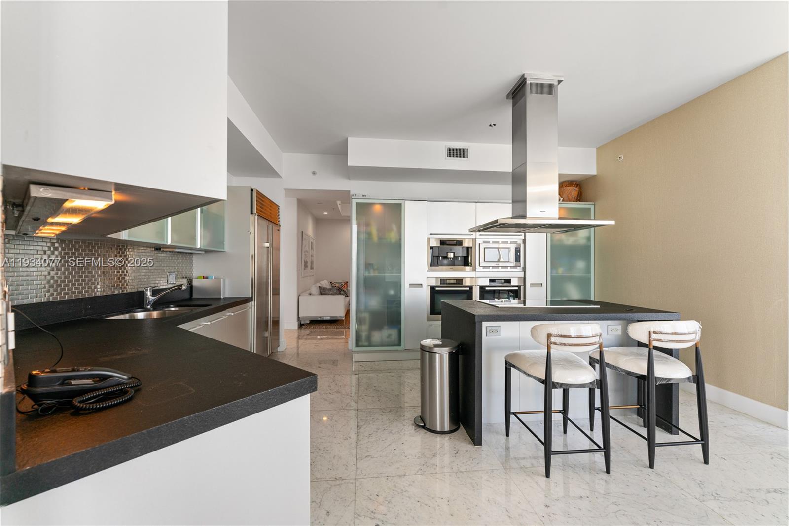 TRUMP ROYALE CONDO - Residential